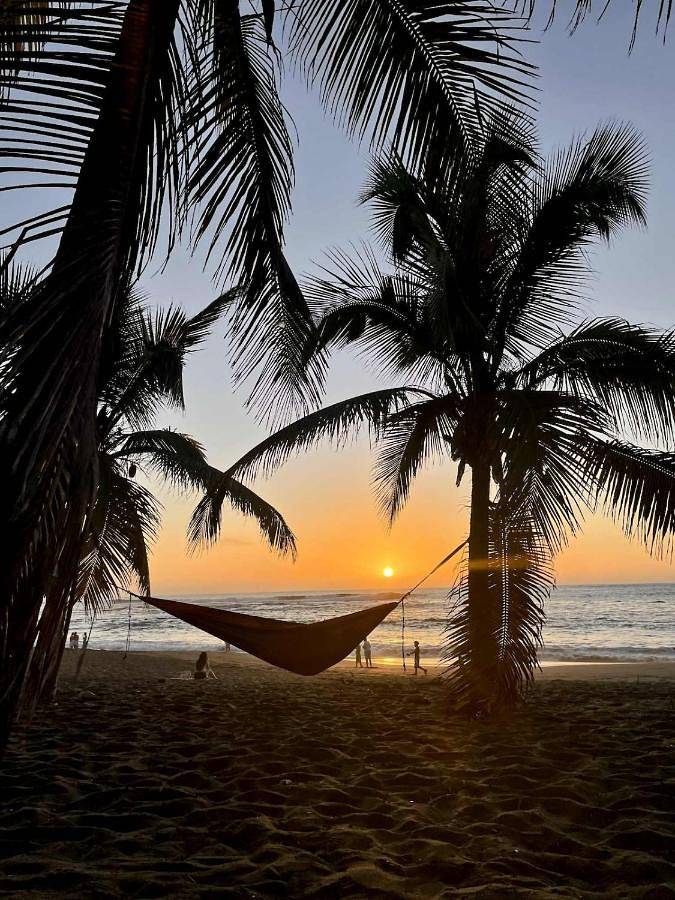 Gîte pour 6 personnes, avec terrasse dans Plage De L Etang Sale