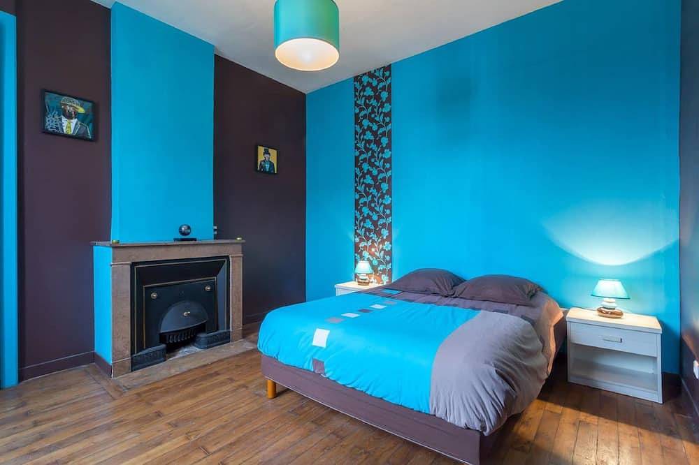 Maison cozy avec jardin, parking, métro, quartier calme in Vénissieux, Lyon et ses environs