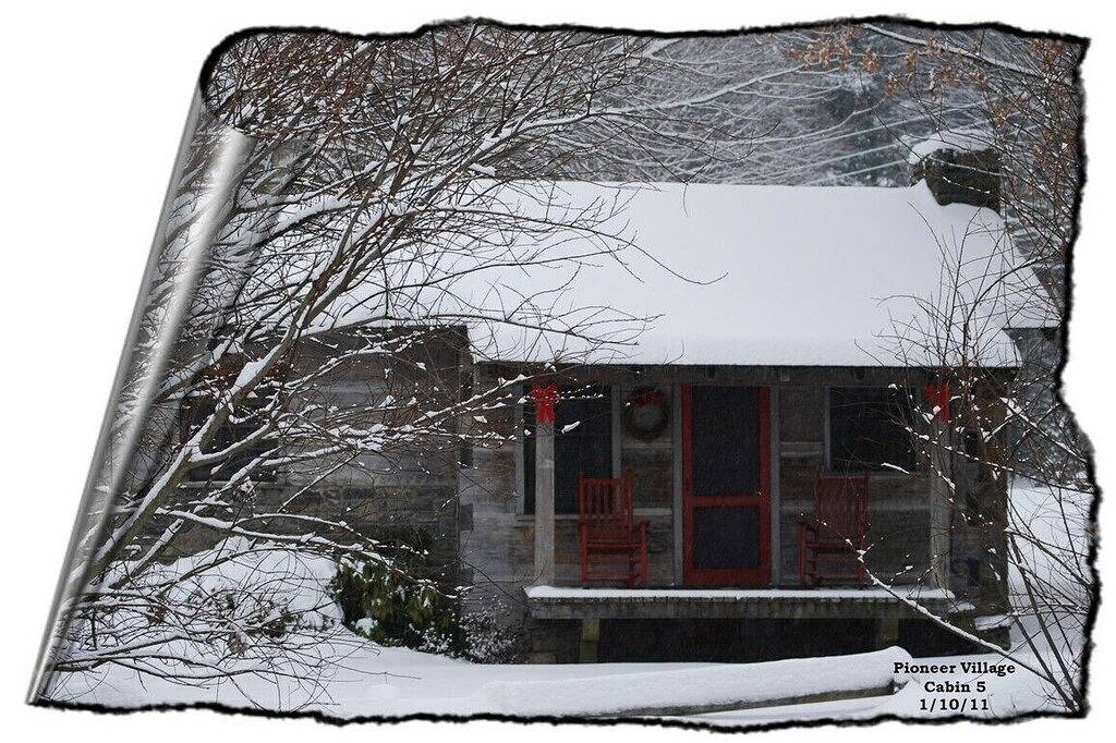 Log Cabin for 2 Guests in Blue Ridge Parkway, Maggie Valley