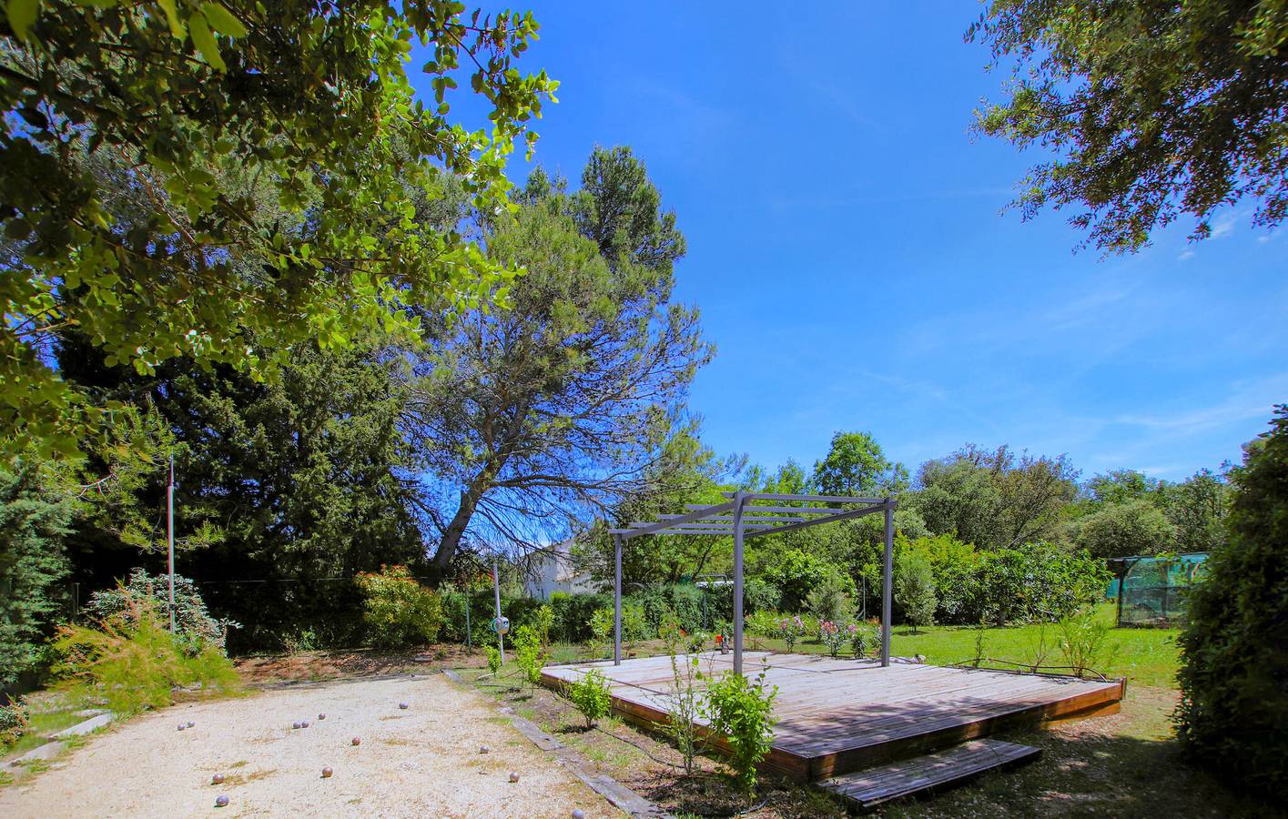 Appartement moderne avec piscine et Wi-Fi près du centre-ville de Puget in Lauris, Parc naturel régional du Luberon