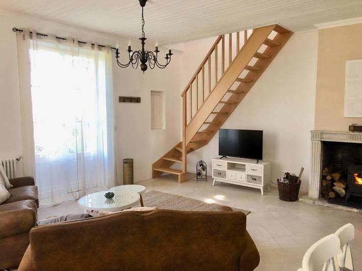 Location de vacances pour 2 personnes, avec terrasse et jardin ainsi que vue et piscine à Saint-Antoine-de-Breuilh - 4