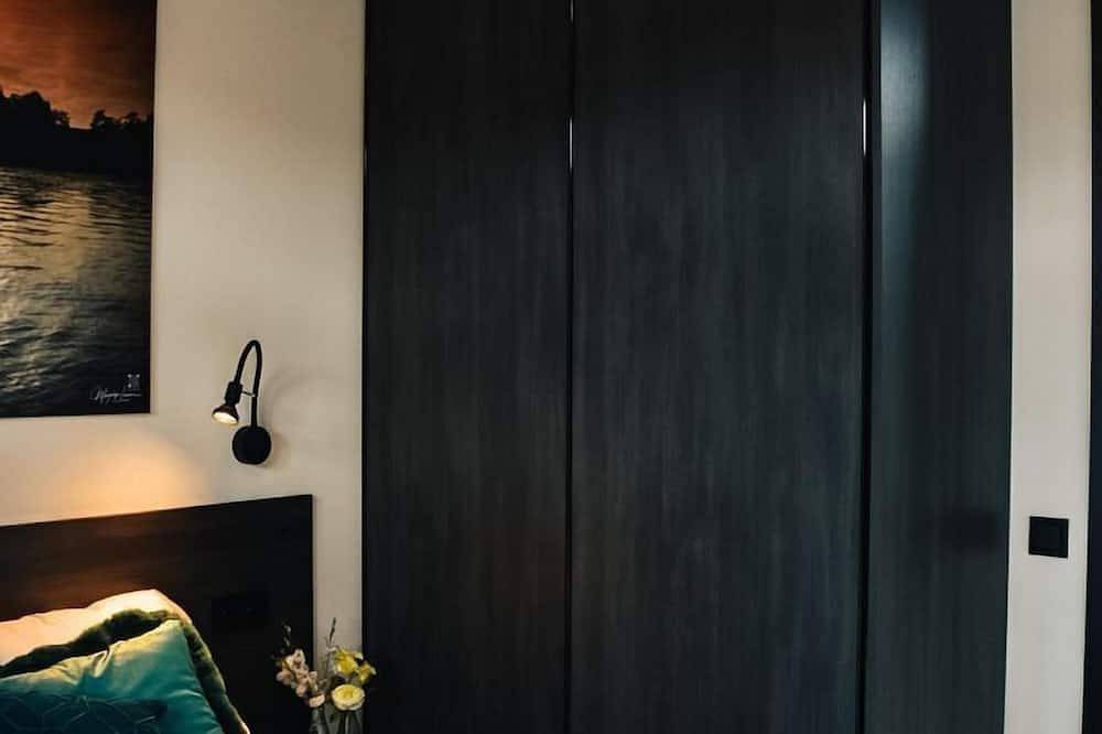 Deze luxe, sfeervolle en vrijstaande vakantievilla's voor 6 personen zijn voorzien van een uniek uitzicht op het water. De villa's bieden veel privacy, een hoog comfort level en zijn gesitueerd op een ruime kavel met terras en buitenhaard. Alle ingre in Loosdrecht, Groene Hart