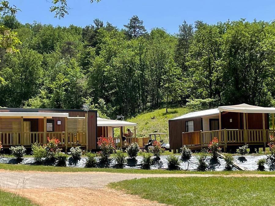 Camping La Castillonderie - Mobilheim 6 personen - Privilège 3 Schlafzimmer - 1 Badezimmer - Klimaanlage + Tv in Thonac, Périgord Noir
