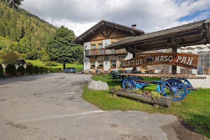 Habitación 'Camera Doppia N 3' con vistas a la montaña, jardín compartido y Wi-Fi in Caderzone, Adamello-Presanella
