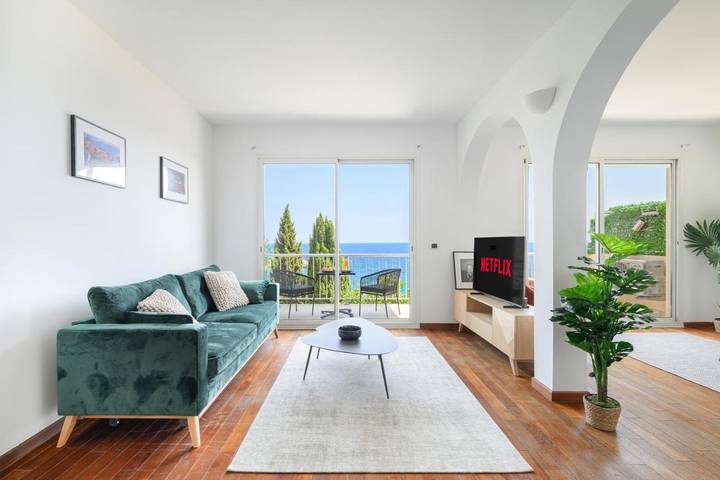 Gîte pour 4 personnes, avec terrasse et vue, animaux acceptés à Cap-d'Ail - 2