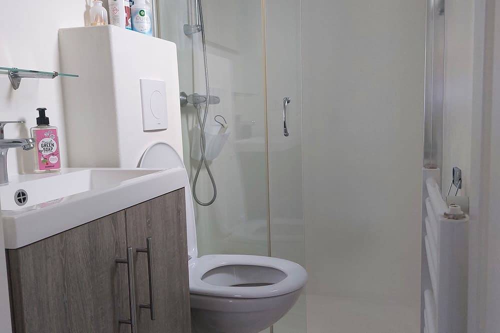 Charmingly decorated chalet Florence 4 near the sea serooskerke in Serooskerke, Walcheren