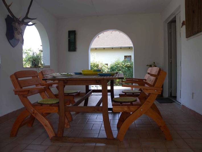 Ferienhaus mit überdachter Terrasse und Grill in Szabadifürdő, Siofok