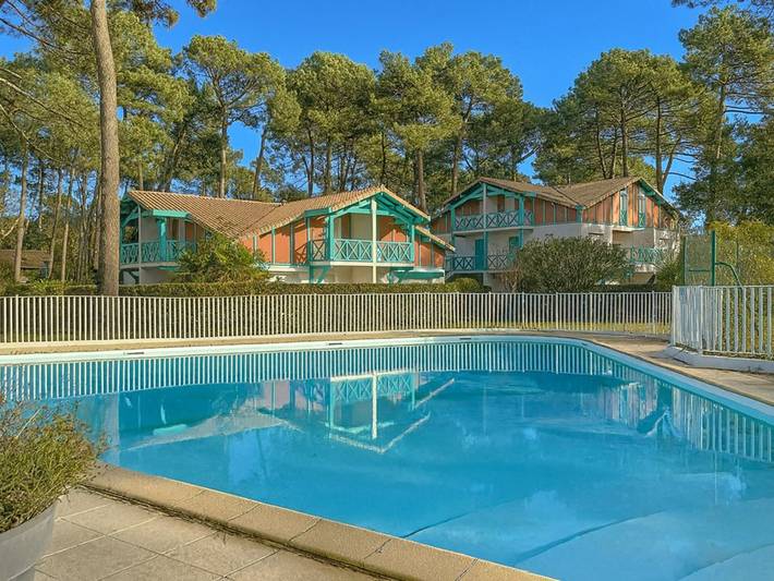 Appartement de vacances pour 6 personnes, avec Terrasse ainsi que Jardin et Piscine