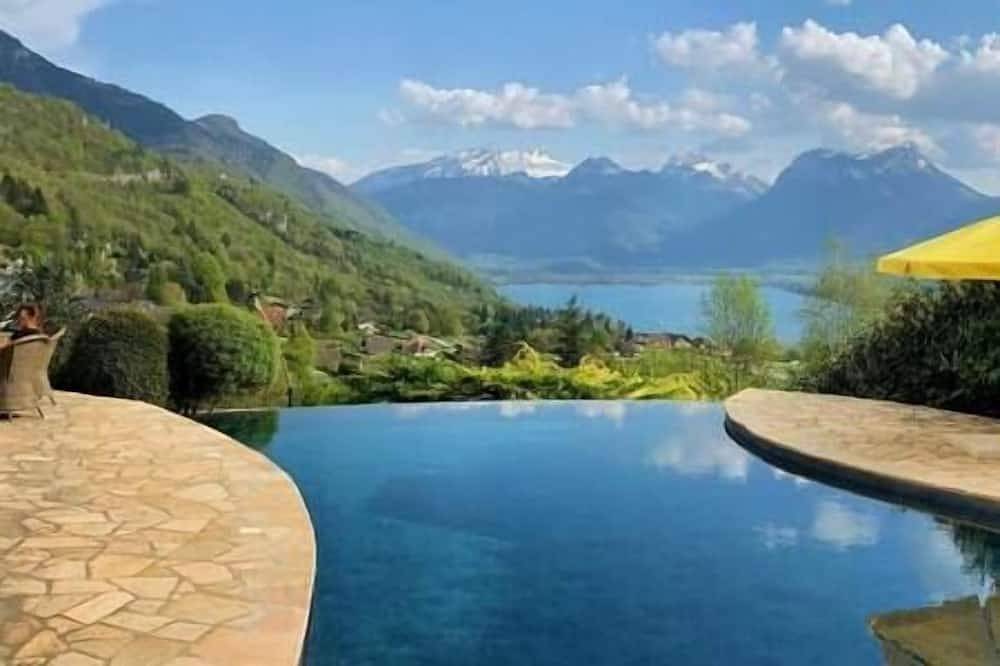 Villa for 9 People in Talloires, Annecy region