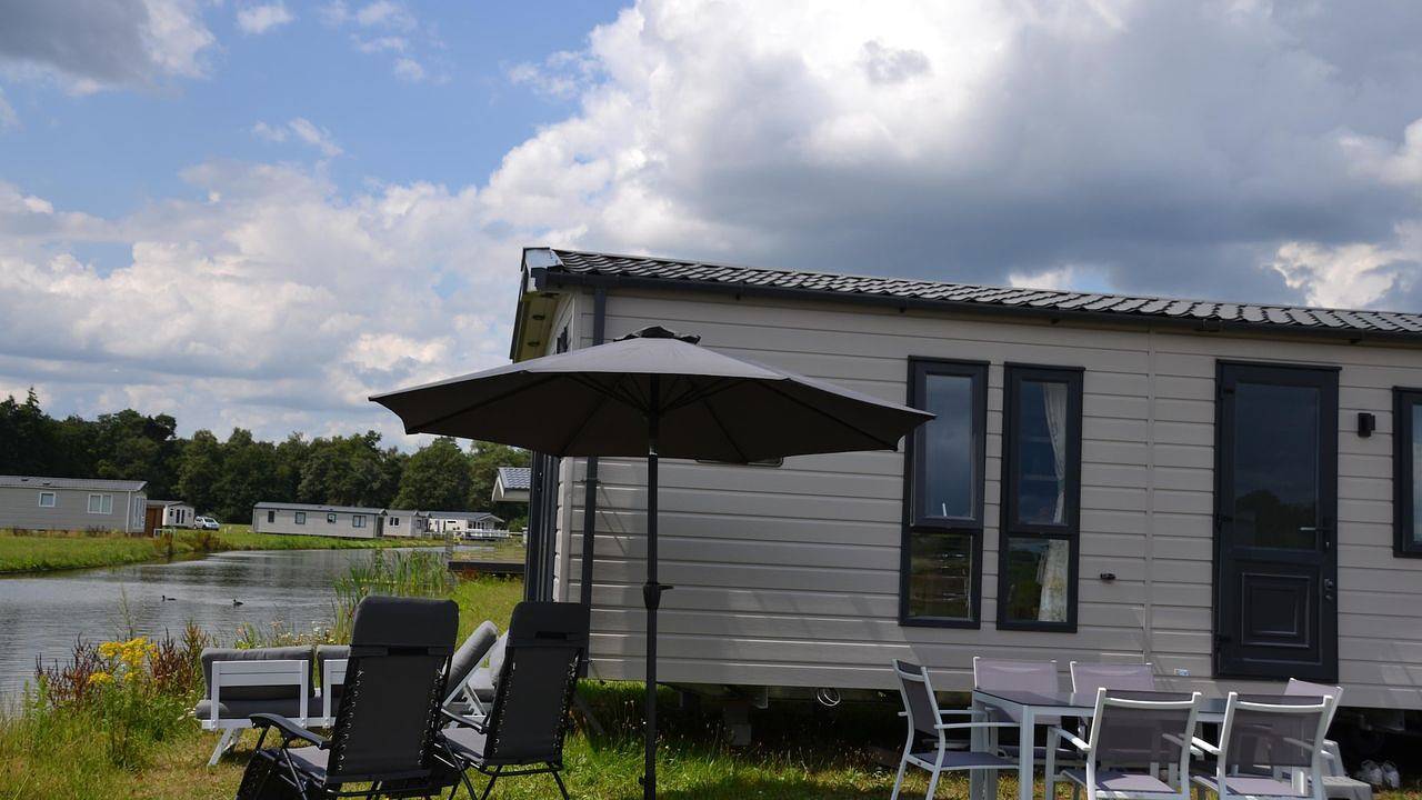 Geheel vakantieappartement, Vakantieappartement voor 6 personen met uitzicht op het meer in Merksplas, Antwerpen en omgeving