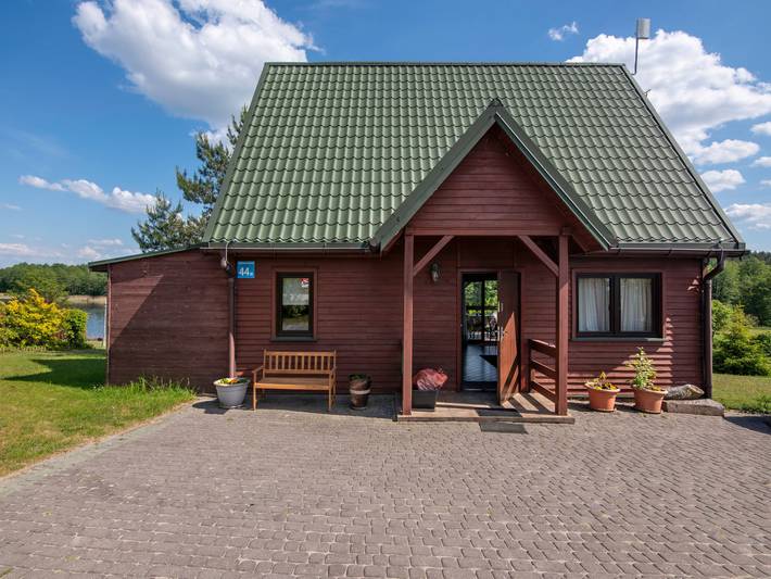 Ferienhaus für 6 Personen, mit Terrasse und Garten sowie Seeblick und Ausblick in den Masuren