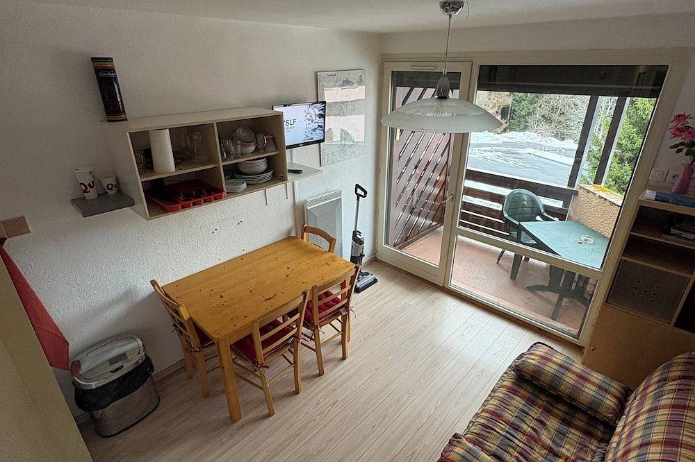 Entire apartment, Hirmentaz bellevaux accommodation, at the foot of the slopes! in Bellevaux, Thonon-les-Bains region