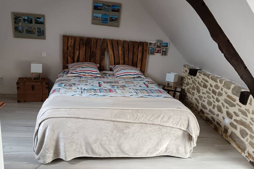 Gîte Le Cheval qui Rit Breton house in quiet hamlet Pets welcome in Le Mené, Dinan und Umgebung