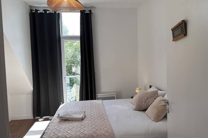 Appartement entier, Le Ronsard, Chinon Vue forteresse & Collégiale Saint Mexme-Centre historique 5mn in Chinon, Vallée de la Loire
