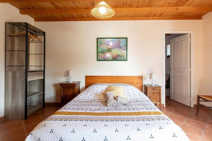 Location de vacances pour 7 personnes, avec jardin à Hengoat