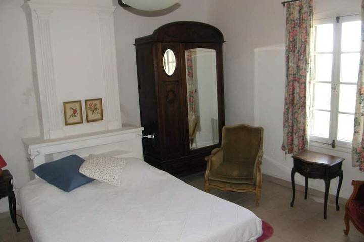 Location de vacances pour 4 personnes, avec jardin ainsi que piscine et terrasse à Crillon-le-Brave - 2