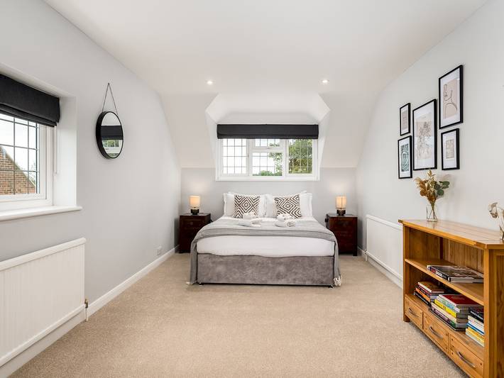 Chilterns Countryside Hideaway with Hot Tub - Pass the Keys in Chiltern Hills
