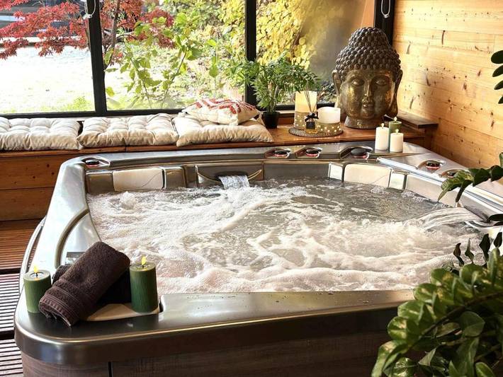 Hôtel pour 6 personnes, avec jacuzzi ainsi que sauna et jardin - 1