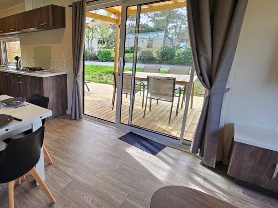 Camping Domaine de Kervallon - Mobilhome 4 personas - Casa Dulce 40m² (2 dormitorios - 1 baño - Aire acondicionado) terraza semicubierta 27m² Nuevo para 2024 in Caro (desambiguación), Región de Vannes