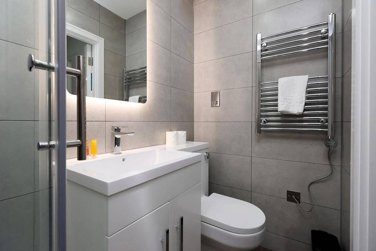 Entire apartment, Two-Bedroom Apartment in Penarth, Cardiff