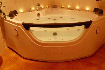 Ferienwohnung für 2 Personen, mit Terrasse und Whirlpool sowie Garten und Sauna in Diemelstadt