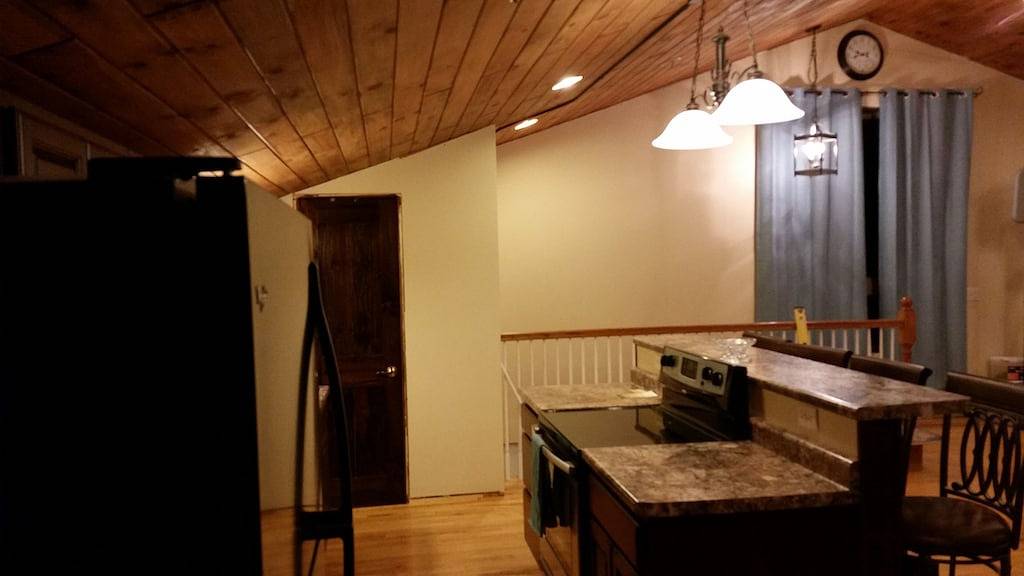 Ganze Wohnung, The Hansen House ist große offene Suite, die 12 Personen. In der Nähe Kickapoo Fluss. in Monroe County (WI)