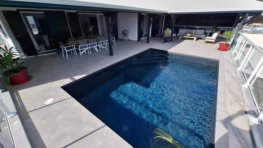 Location de vacances pour 12 personnes, avec jardin ainsi que piscine et vue, animaux acceptés dans Plage de Malendure - 4