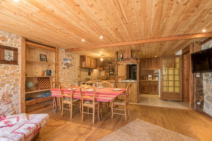 Ganze Wohnung, Ferienwohnung für 8 Personen mit Garten in Saint-Paul-sur-Ubaye, Barcelonnette und Umgebung