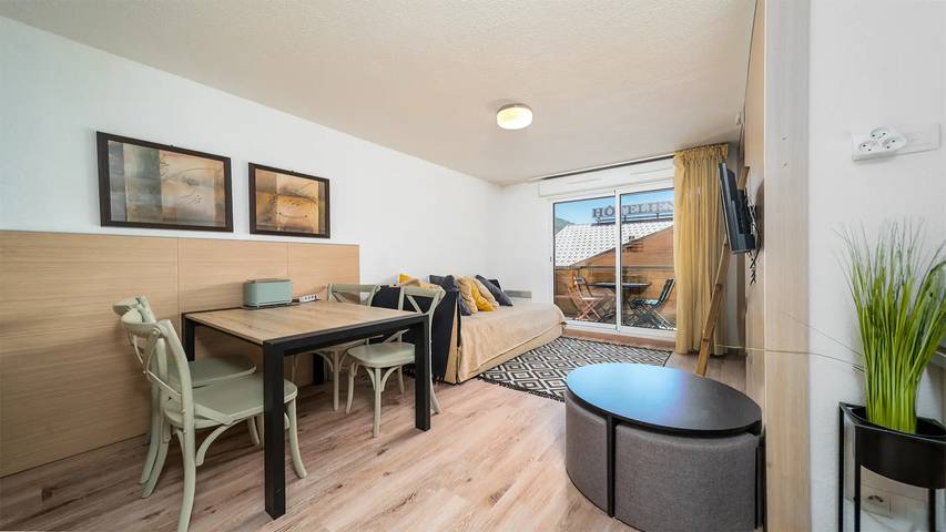 Chalet pour 6 personnes, avec piscine et balcon à Allos