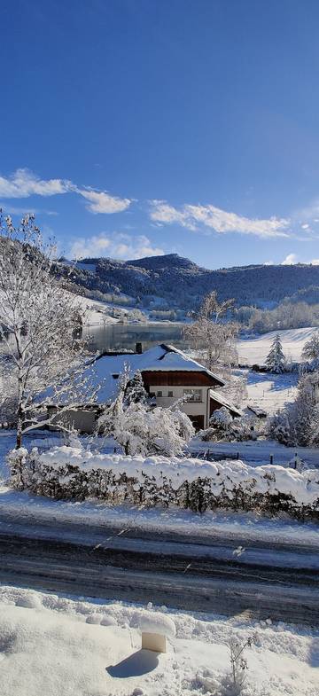Gîte pour 8 personnes, avec vue sur le lac et jardin à La Thuile (Savoie)