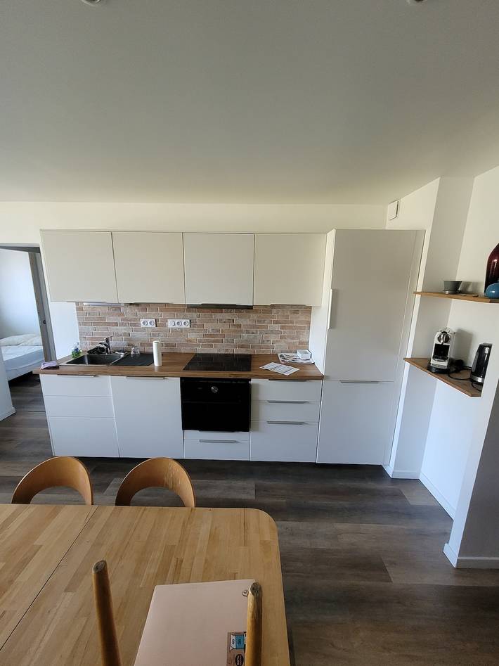 Apartamento entero, Apartamento de 2 dormitorios con piscina, vistas a la montaña, piscina compartida y balcón in Chamrousse, Parque Nacional de los Ecrins