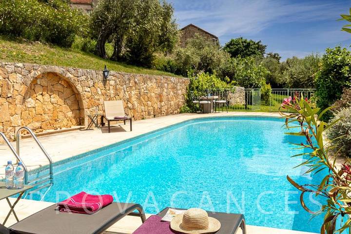 Villa pour 6 personnes, avec jardin et piscine, animaux acceptés à Fayence