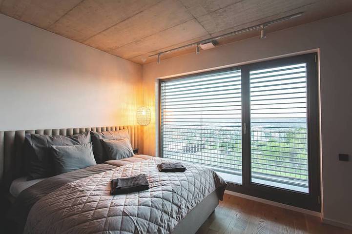 Panoramic Hilltop Villa with Hot Tub, 15 Min to Budapest Center in Wudersch, Danube-Ipoly National Park