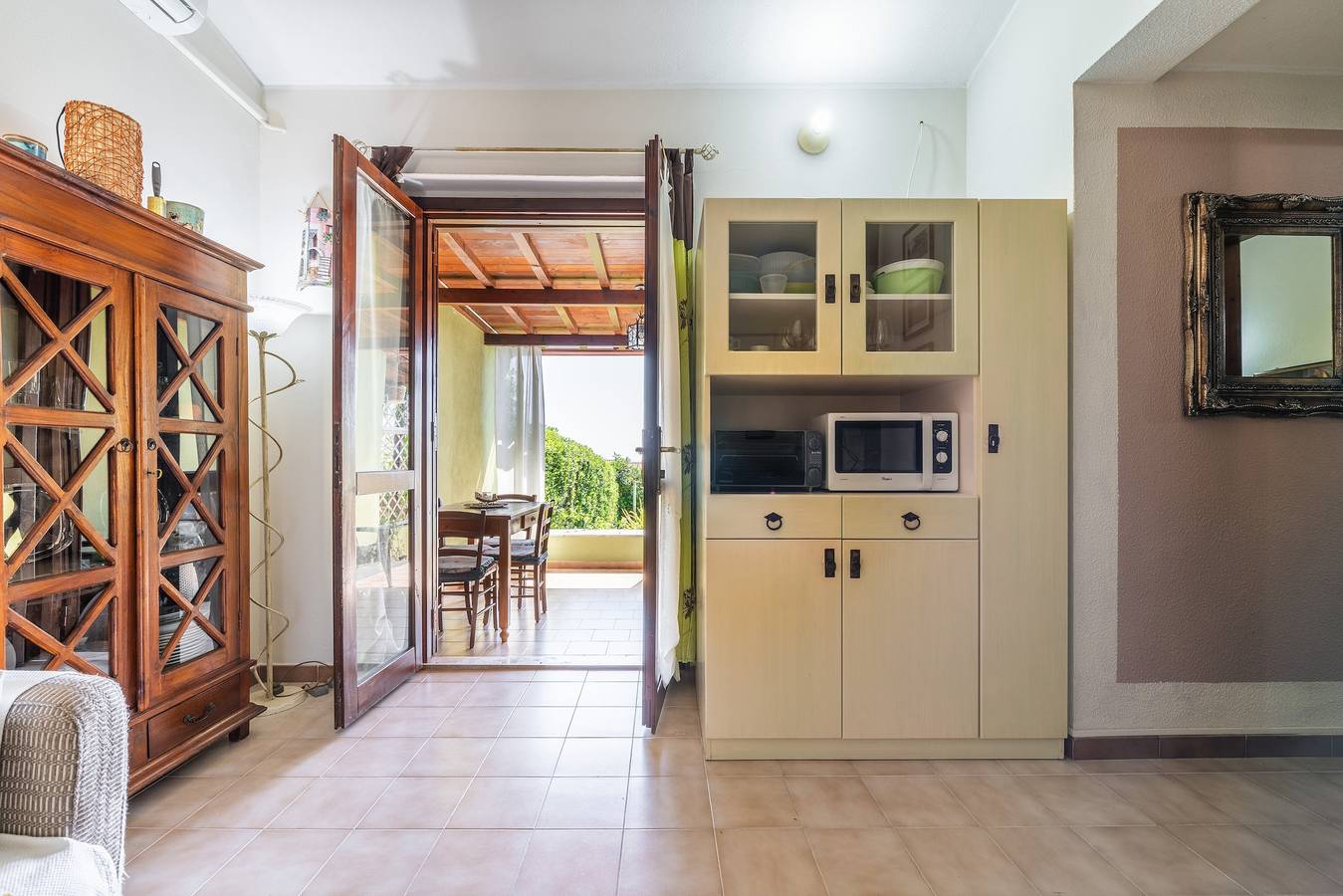 Casa vacacional 'Claudia' con terraza privada, Wi-Fi y aire acondicionado in Costa Rei, Muravera
