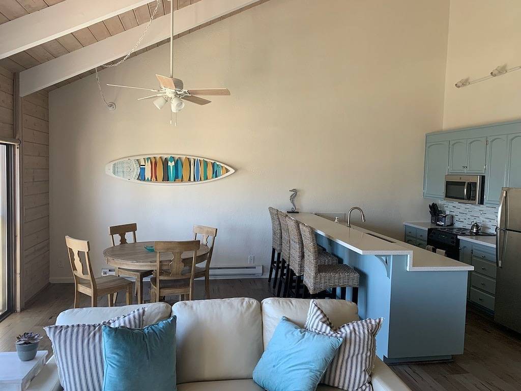 Ganze Wohnung, Seaview Condo - 150 Schritte zum Strand und Pier in Capitola, Santa Cruz County