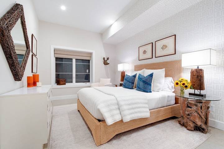 Vacation home for 12 people, with terrace and yard in The Hamptons