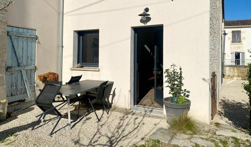 Location de vacances pour 5 personnes, avec terrasse à Saint-Hilaire-la-Palud - 4