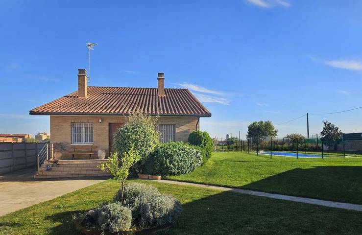 Casa de vacaciones para 8 personas, con jardín y piscina, Se admiten mascotas - 1
