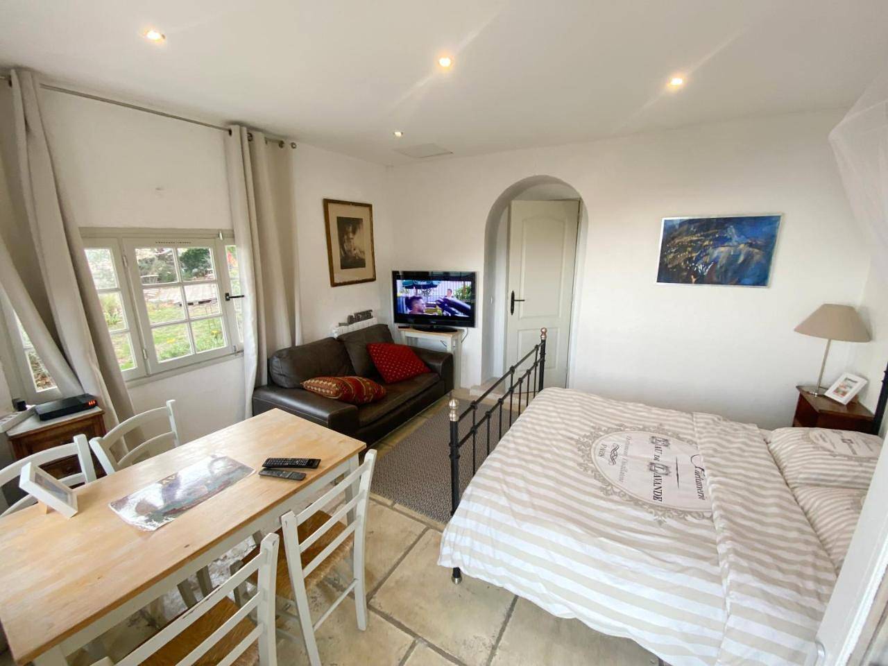 Deluxe Double Room with Balcony and Sea View in Èze, Côte méditerranéenne (France)