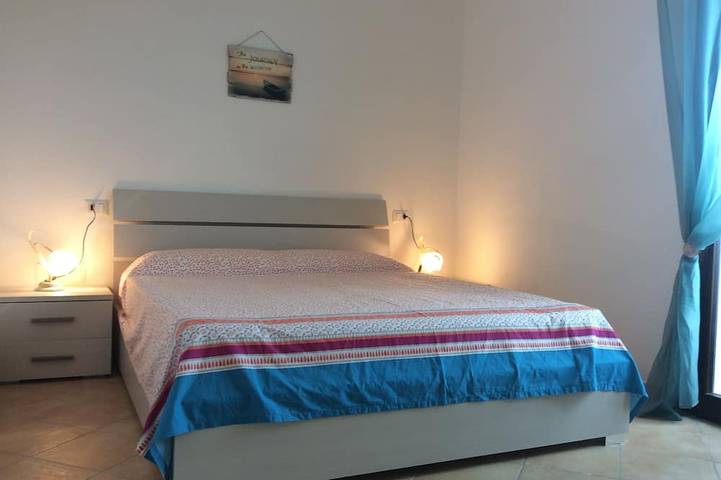 Ganze Wohnung, Charmante Ferienwohnung am Berghang in Meeresnähe in Villaputzu, Cagliari Provinz