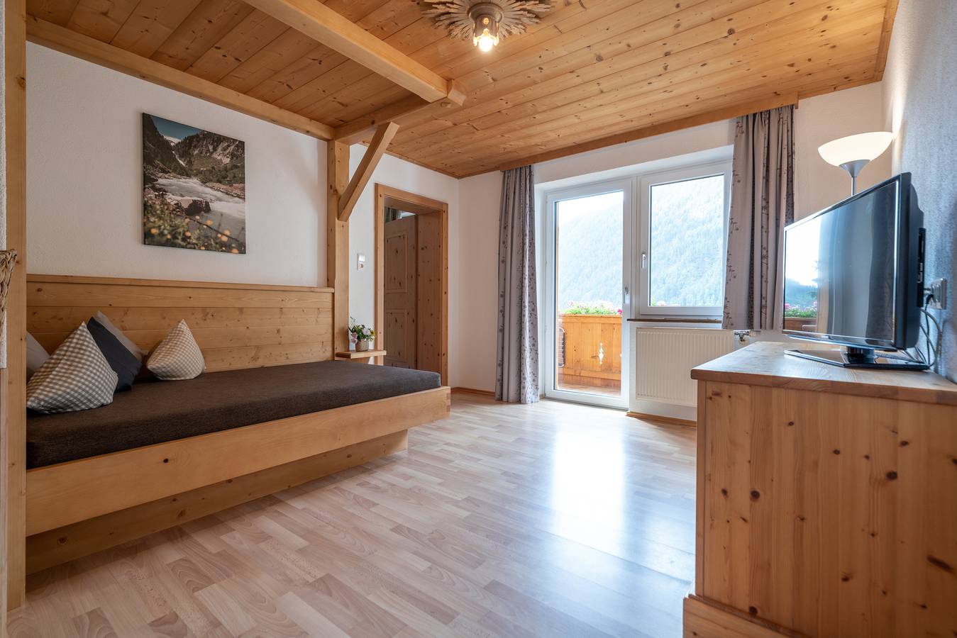 Ganze Ferienwohnung, Replers Fewo mit 2 Schlafzimmern und Südbalkon in Prägraten am Großvenediger, Bezirk Lienz