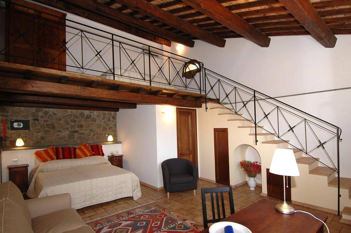 Residenza d'Epoca Pietra Di Ponente in Ciampino, Castelli Romani