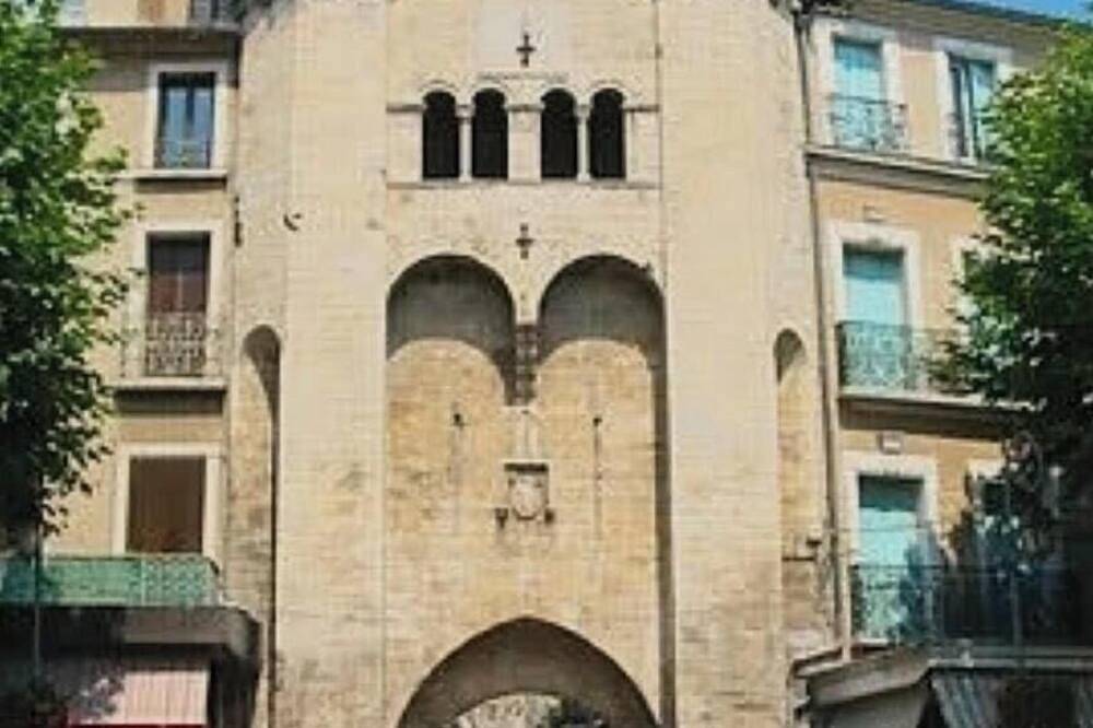 Appartement entier, T2 centre historique de Manosque in Manosque, Parc naturel régional du Luberon