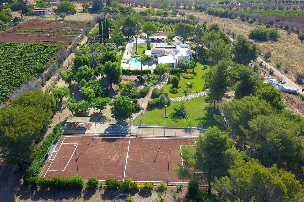 Villa Vetti, schöne Villa im Grünen mit Pool, nur wenige Kilometer vom Meer entfernt in Ugento, Golf von Tarent