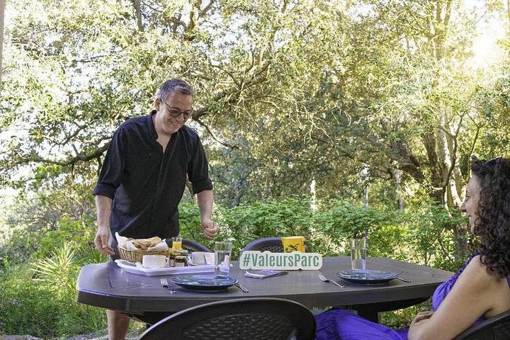 Parc de vacances pour 5 personnes, avec jardin et piscine ainsi que vue et bassin pour enfant dans le Sud de la France - 4