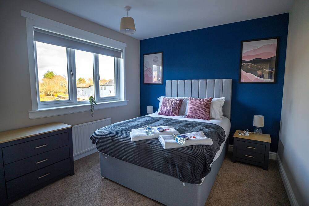 5Br House By Caledonia Luxe Stays Livingston in Livingston, West Lothian