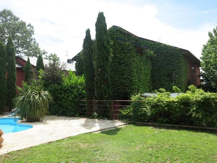 Apartamento para 14 personas, con Balcón y Terraza además de Jardín y Piscina en Navacerrada