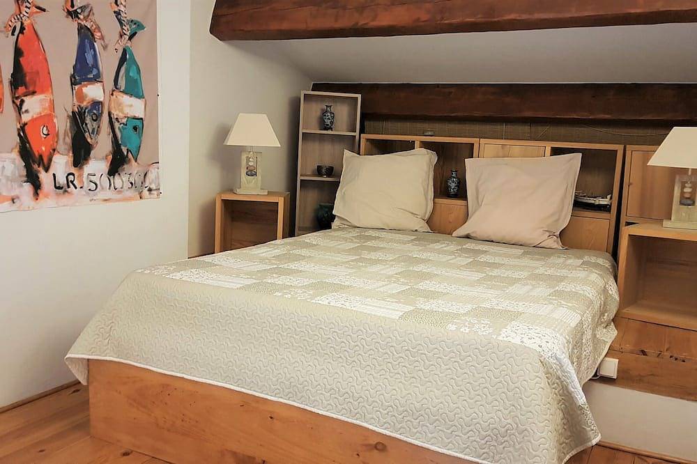 An old barn and all Provence within reach ... in Auriol, Marseille region