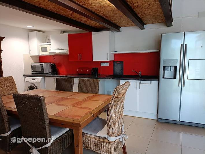 Location de vacances pour 19 personnes, avec piscine ainsi que terrasse et balcon/terrasse à Garriguella - 4