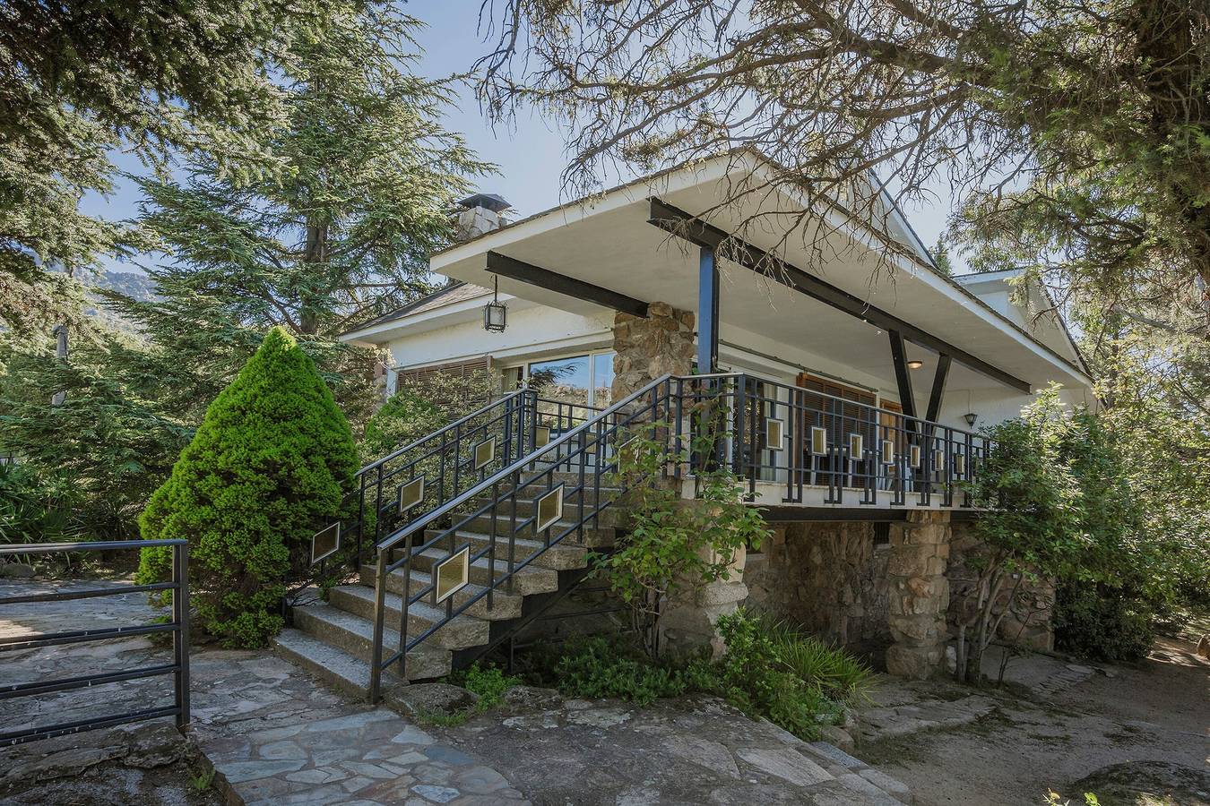 Villa Karina: Finca with Mountain Views, Private Pool and Wi-Fi in Valdemanco, Madrid Province